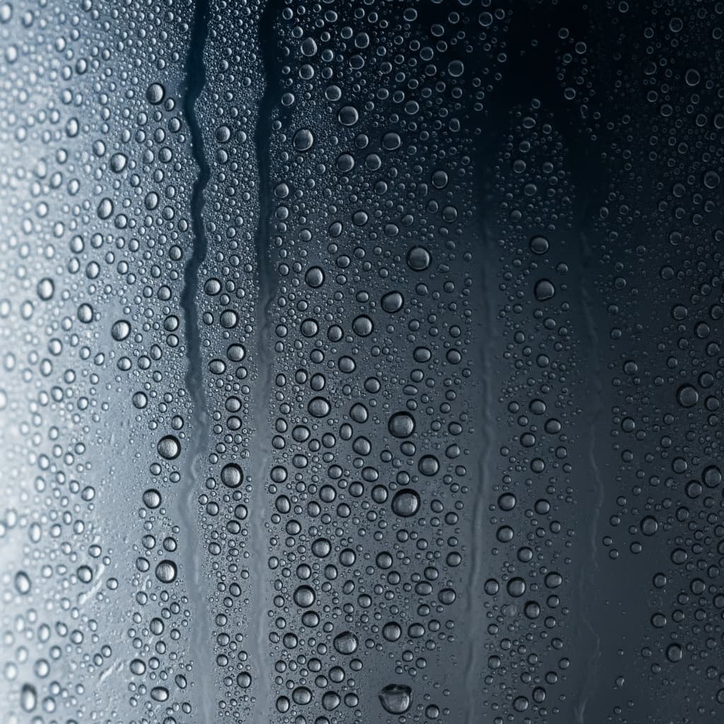 glass condensation closeup 85478241